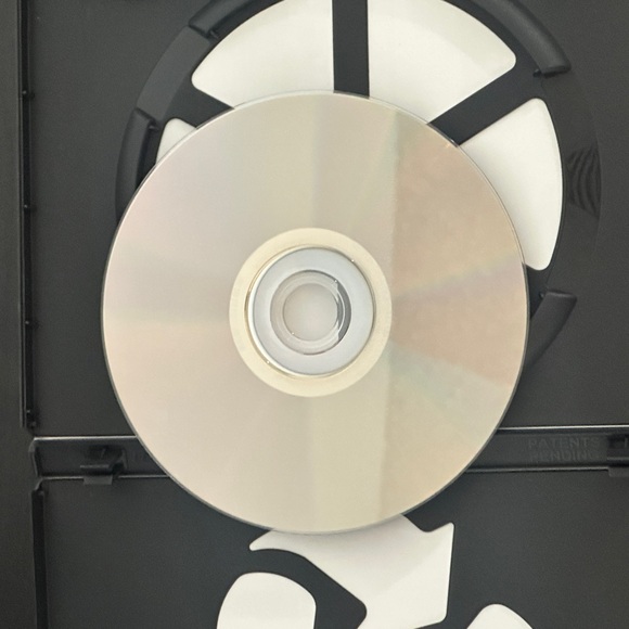 Divergent DVD Digital Original Movie Film NWT - Picture 3 of 4